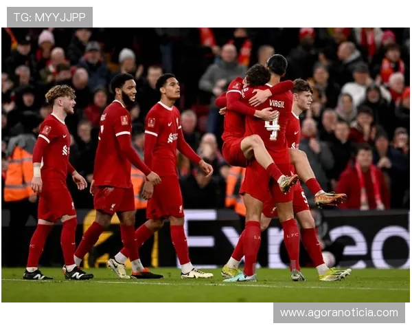 利物浦战术失衡暴露:高位逼抢成双刃剑,争冠之路危机四伏?